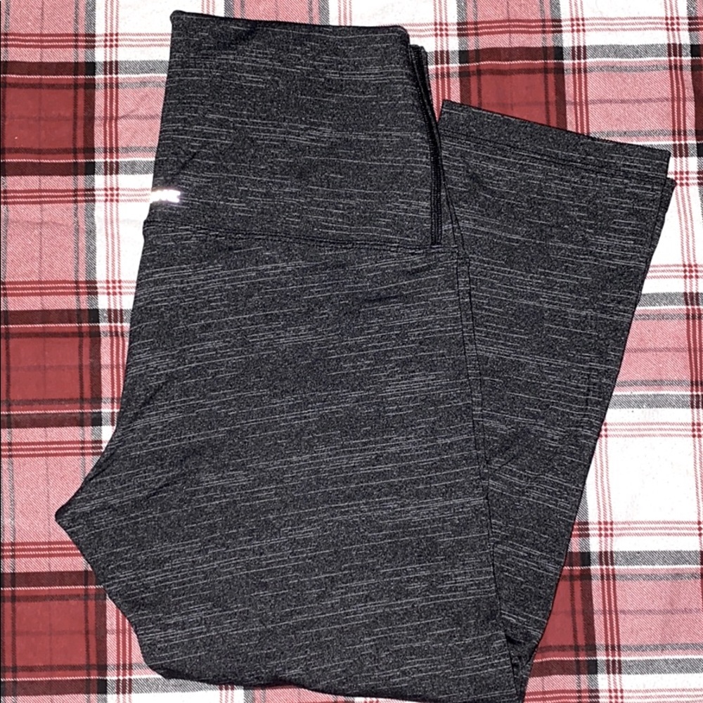 Lorna Jane Capri Length Legging